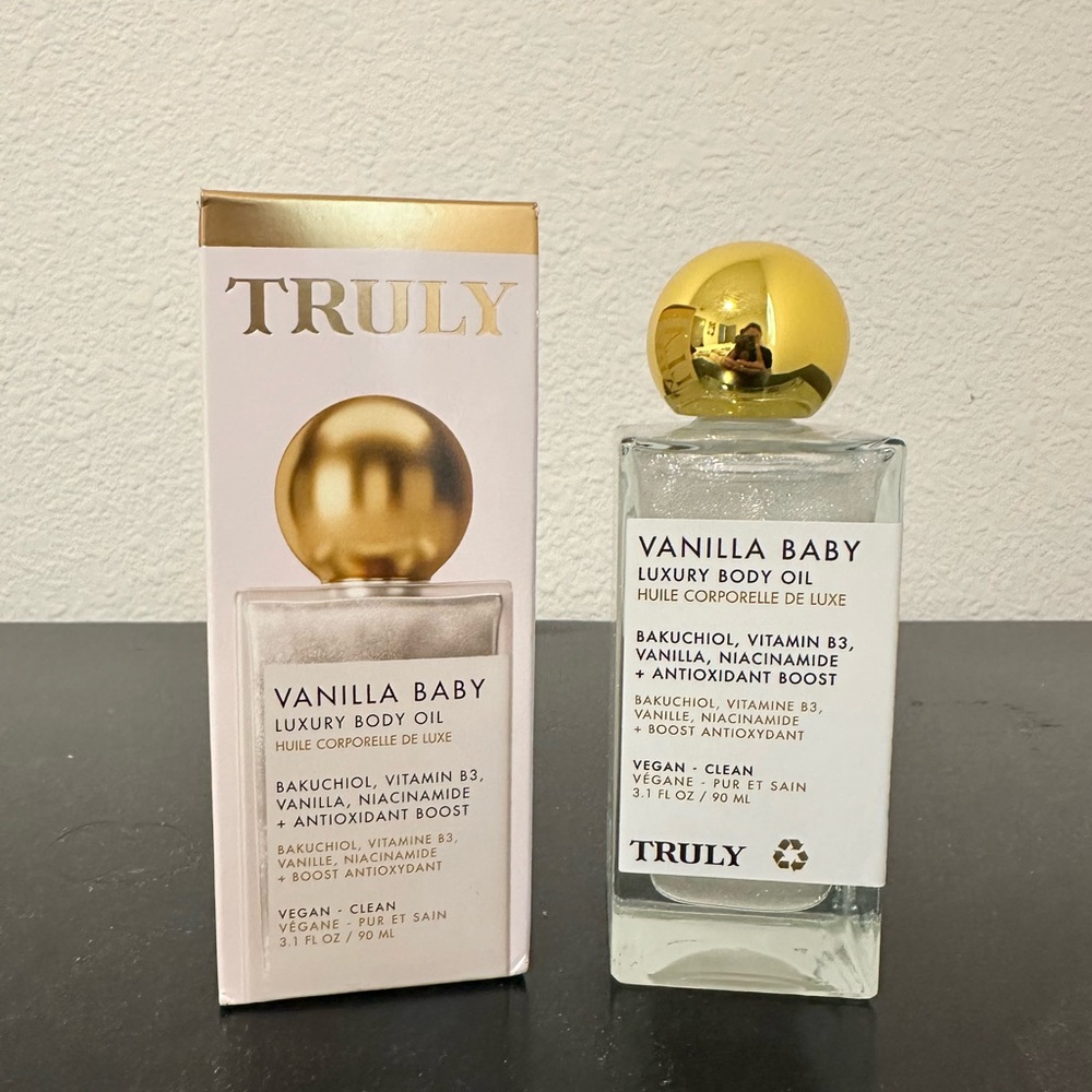 TRULY Vanilla Baby Body Oil - Gold and White